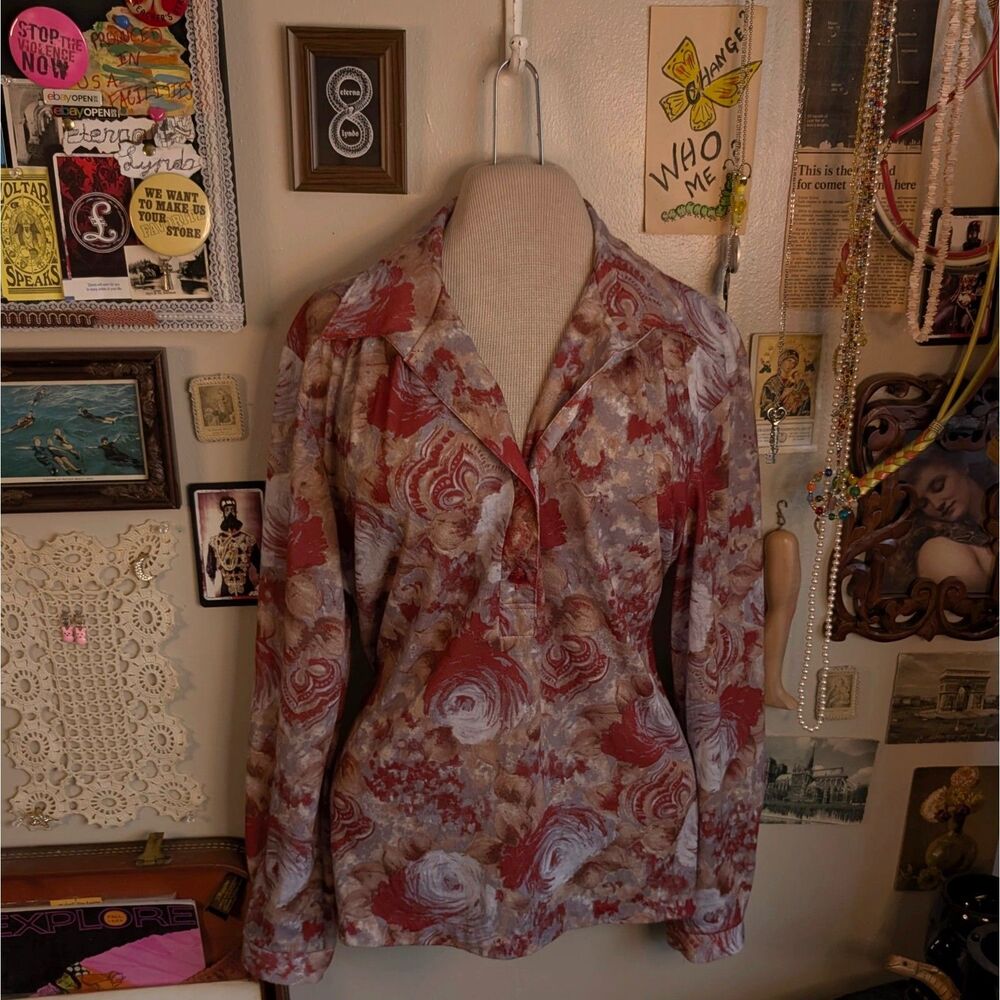 Vintage 70s Floral Henley Blouse Women's Large/XL Red Long Sleeve